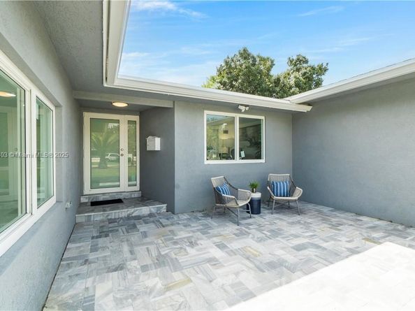224 E Acre Dr, Plantation FL 33317