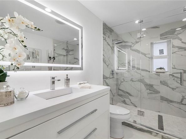 224 E Acre Dr, Plantation FL 33317