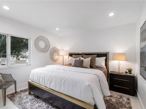 224 E Acre Dr, Plantation FL 33317