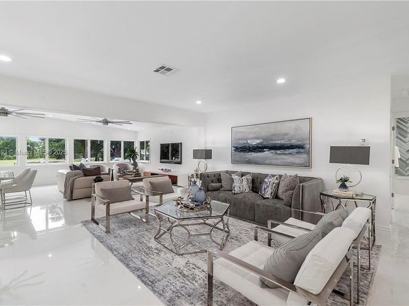 224 E Acre Dr, Plantation FL 33317