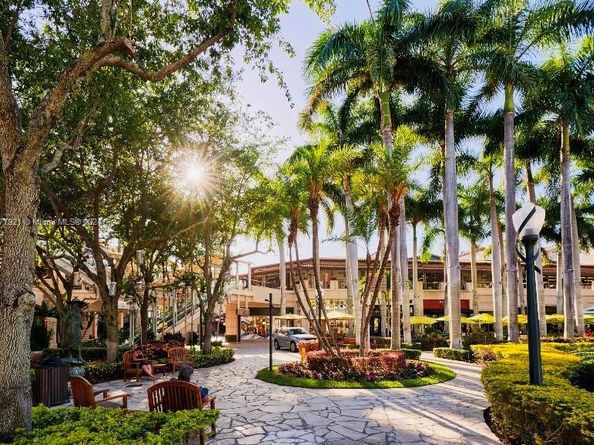 351 San Lorenzo Ave 508, Coral Gables FL 33146