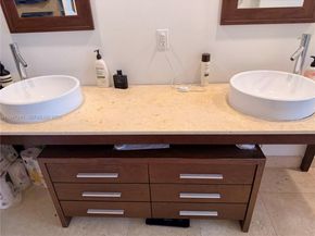 465 Brickell Ave 2906, Miami FL 33131