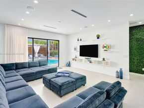 121 NW 41st St, Miami FL 33127