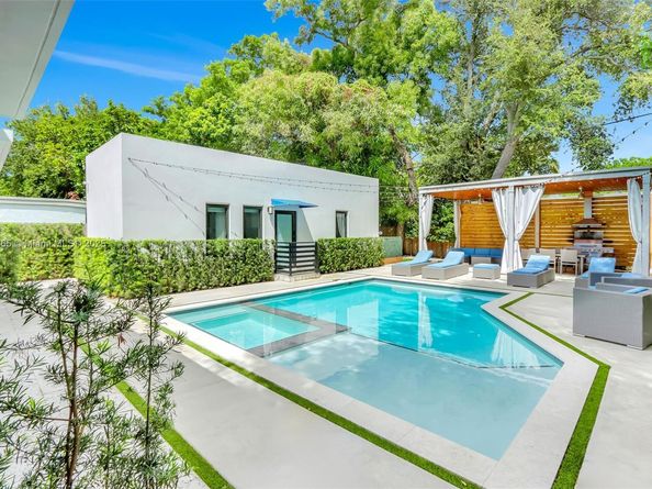 121 NW 41st St, Miami FL 33127