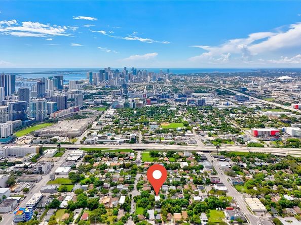 121 NW 41st St, Miami FL 33127