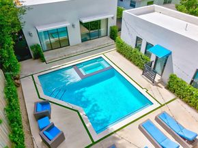 121 NW 41st St, Miami FL 33127