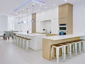 121 NW 41st St, Miami FL 33127