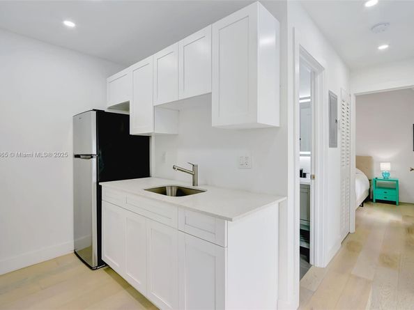 121 NW 41st St, Miami FL 33127
