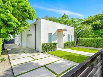 121 NW 41st St