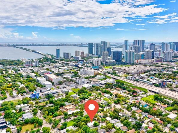 121 NW 41st St, Miami FL 33127
