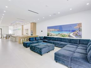 121 NW 41st St, Miami FL 33127