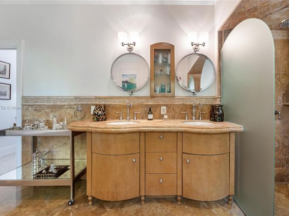 124 NE 96th St, Miami Shores FL 33138