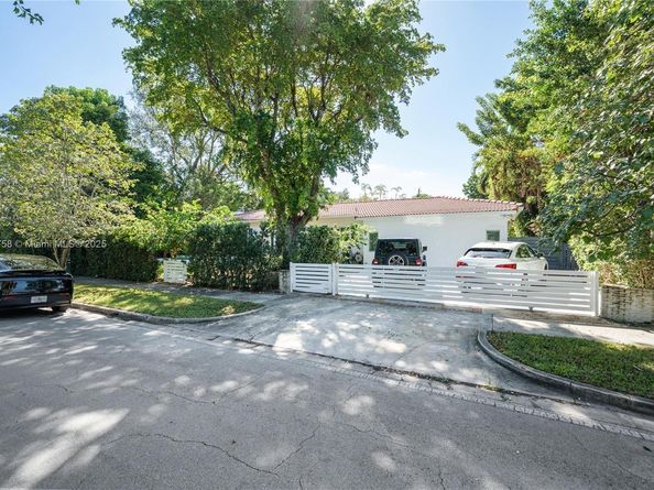 124 NE 96th St, Miami Shores FL 33138