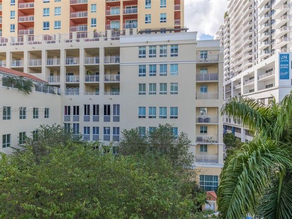 7355 SW 89th St 502N, Miami FL 33156