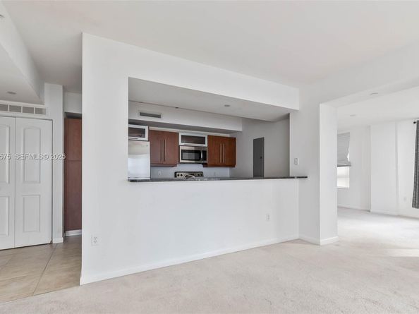 7355 SW 89th St 502N, Miami FL 33156