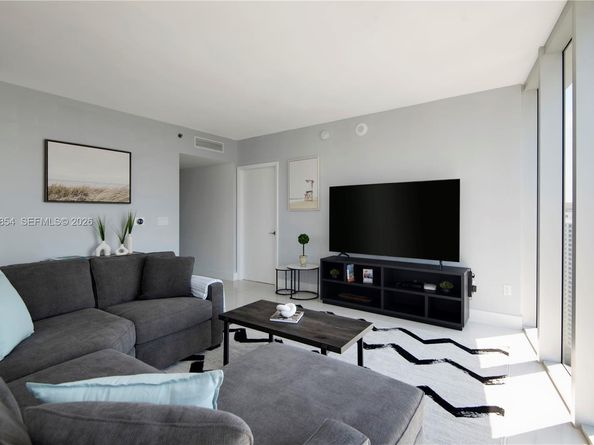 485 Brickell Ave 3208, Miami FL 33131