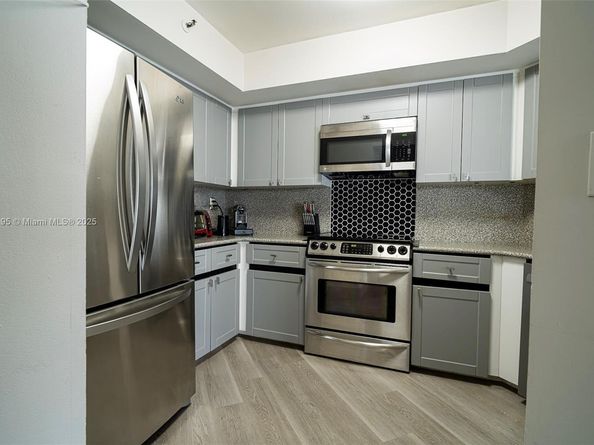 6767 Collins Ave 401, Miami Beach FL 33141