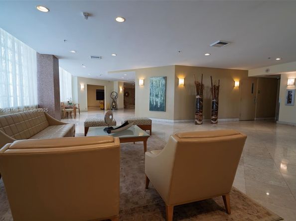6767 Collins Ave 401, Miami Beach FL 33141