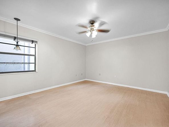 4020 N Hills Dr 2, Hollywood FL 33021