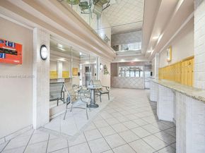 4020 N Hills Dr 2, Hollywood FL 33021