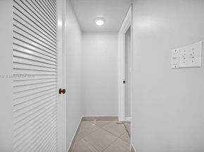 4020 N Hills Dr 2, Hollywood FL 33021