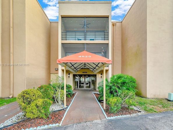 4020 N Hills Dr 2, Hollywood FL 33021