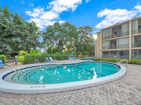 4020 N Hills Dr 2, Hollywood FL 33021