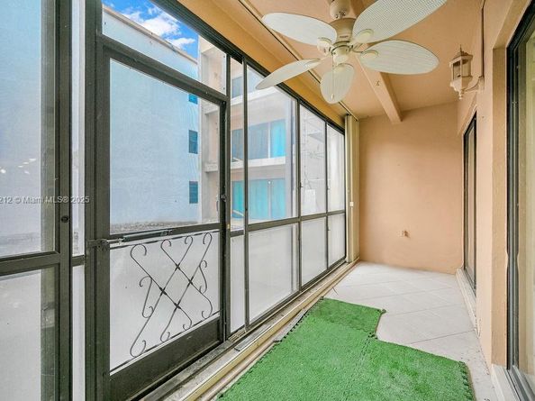 4020 N Hills Dr 2, Hollywood FL 33021