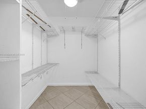 4020 N Hills Dr 2, Hollywood FL 33021