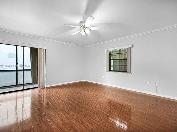 4020 N Hills Dr 2, Hollywood FL 33021