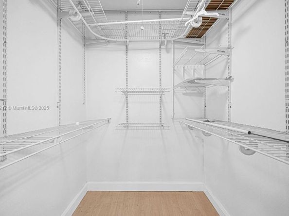 4020 N Hills Dr 2, Hollywood FL 33021