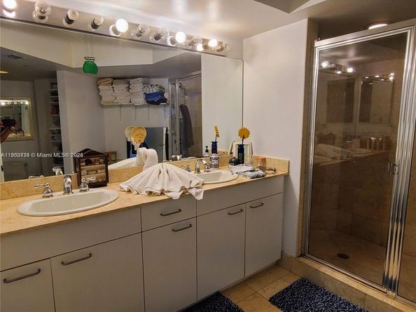 21055 Yacht Club Dr 1602, Aventura FL 33180