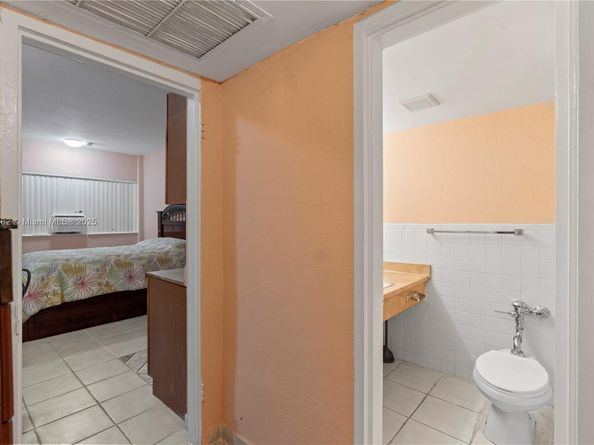 26 Diplomat Pkwy 2356, Hallandale Beach FL 33009