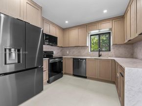 1221 Biarritz Dr, Miami Beach FL 33141