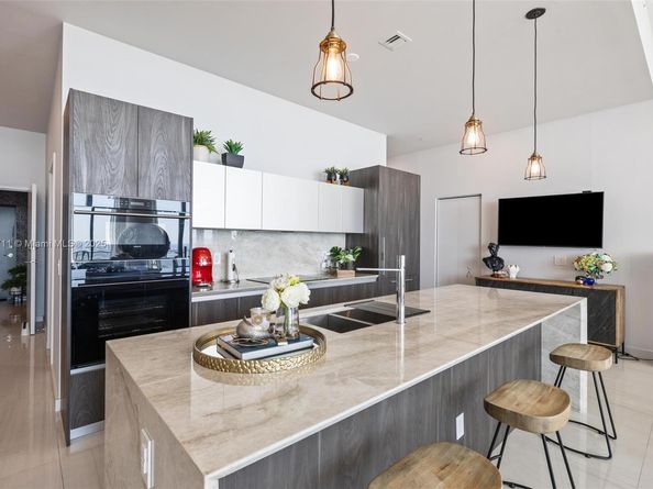 480 NE 31st St PH5303, Miami FL 33137