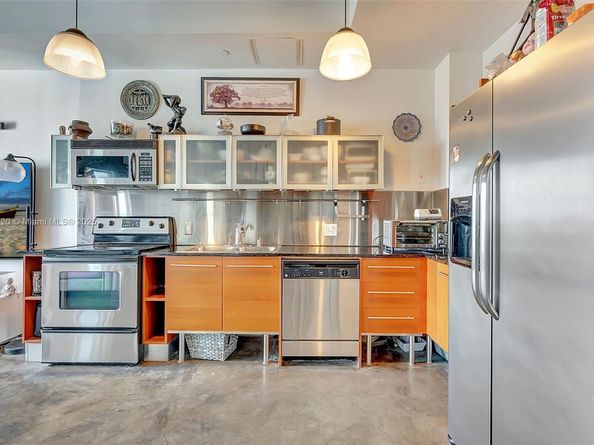 10 SW South River Dr PH108, Miami FL 33130