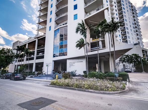 10 SW South River Dr PH108, Miami FL 33130