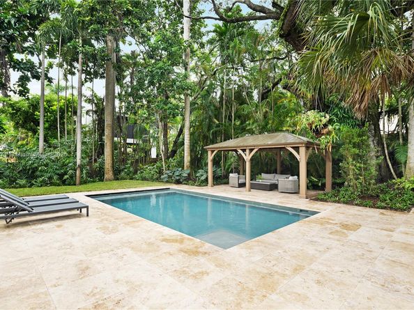 3700 Hibiscus St, Miami FL 33133
