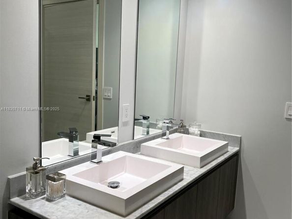 801 S Miami Ave 1603, Miami FL 33130