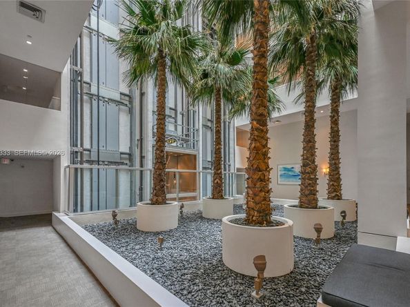 3131 NE 188th St 21107, Aventura FL 33180