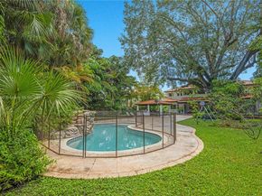 6792 SW 69th Ave, Miami FL 33143