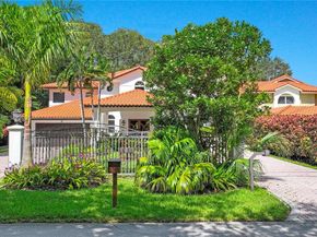 6792 SW 69th Ave, Miami FL 33143