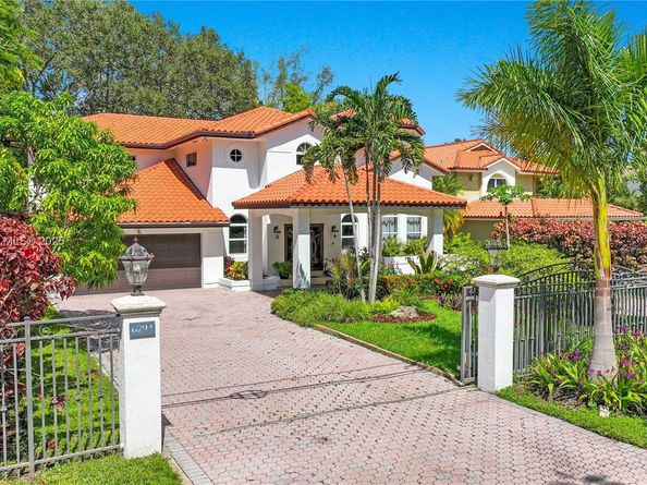 6792 SW 69th Ave, Miami FL 33143