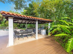6792 SW 69th Ave, Miami FL 33143