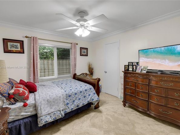 6792 SW 69th Ave, Miami FL 33143