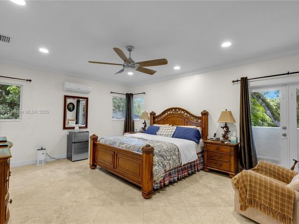 6792 SW 69th Ave, Miami FL 33143