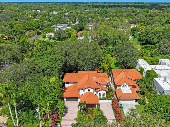 6792 SW 69th Ave, Miami FL 33143