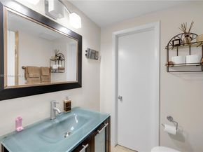 6792 SW 69th Ave, Miami FL 33143