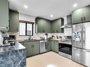 70 NE 50th St, Miami FL 33137