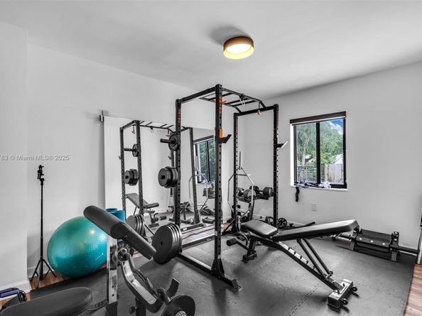 70 NE 50th St, Miami FL 33137